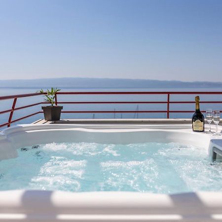 Seaside Penthouse With Hot Tub Sky Living Apartment Сплит Екстериор снимка