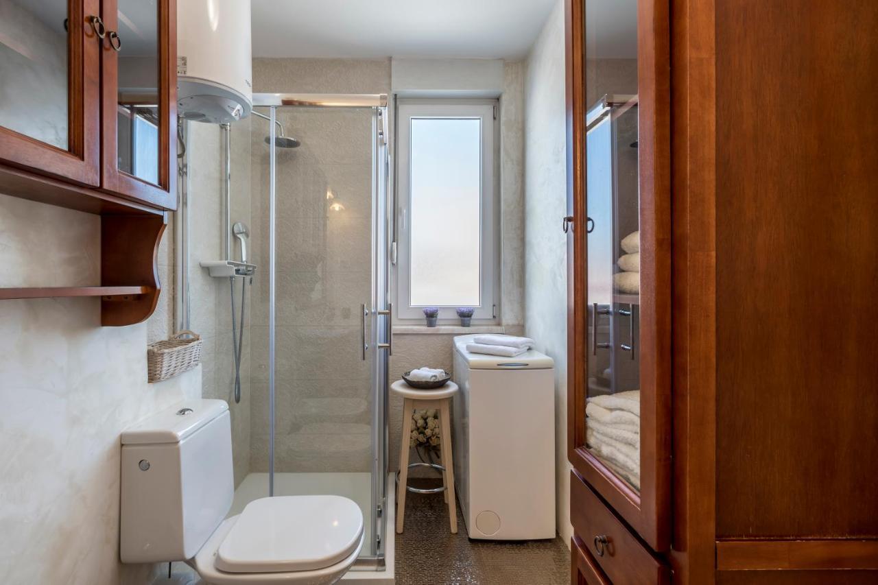 Seaside Penthouse With Hot Tub Sky Living Apartment Сплит Екстериор снимка