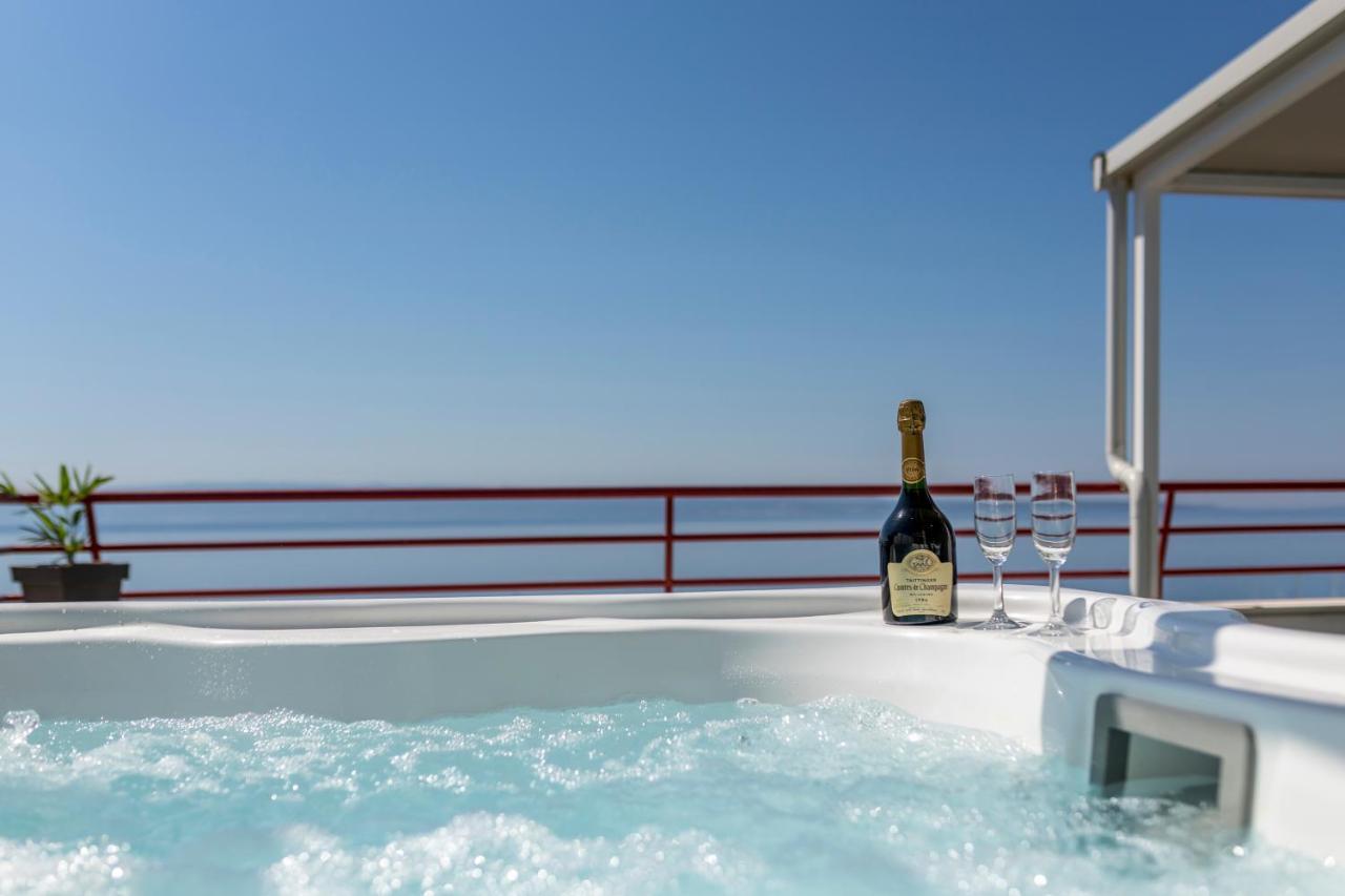 Seaside Penthouse With Hot Tub Sky Living Apartment Сплит Екстериор снимка
