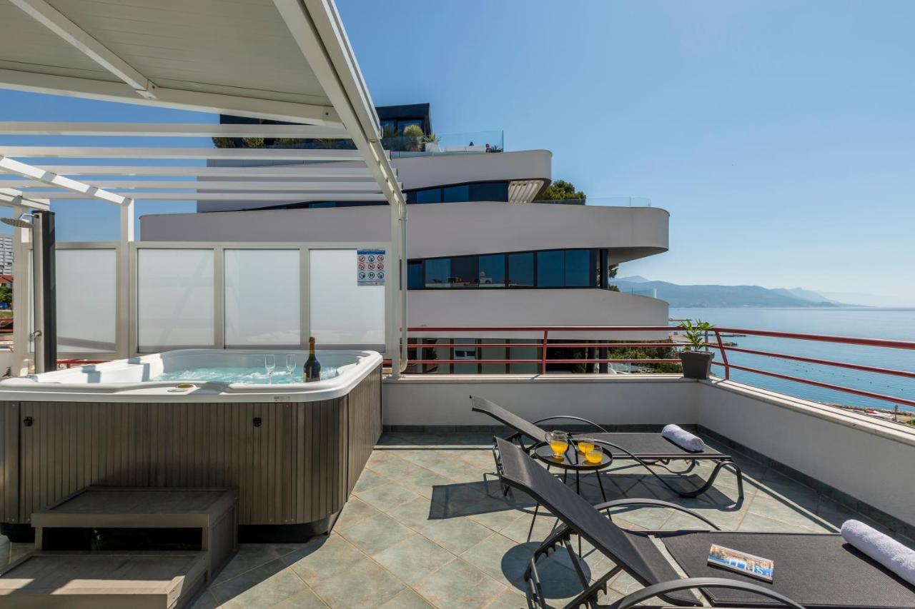 Seaside Penthouse With Hot Tub Sky Living Apartment Сплит Екстериор снимка