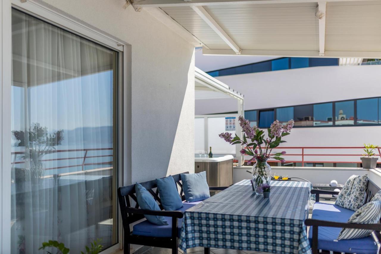 Seaside Penthouse With Hot Tub Sky Living Apartment Сплит Екстериор снимка