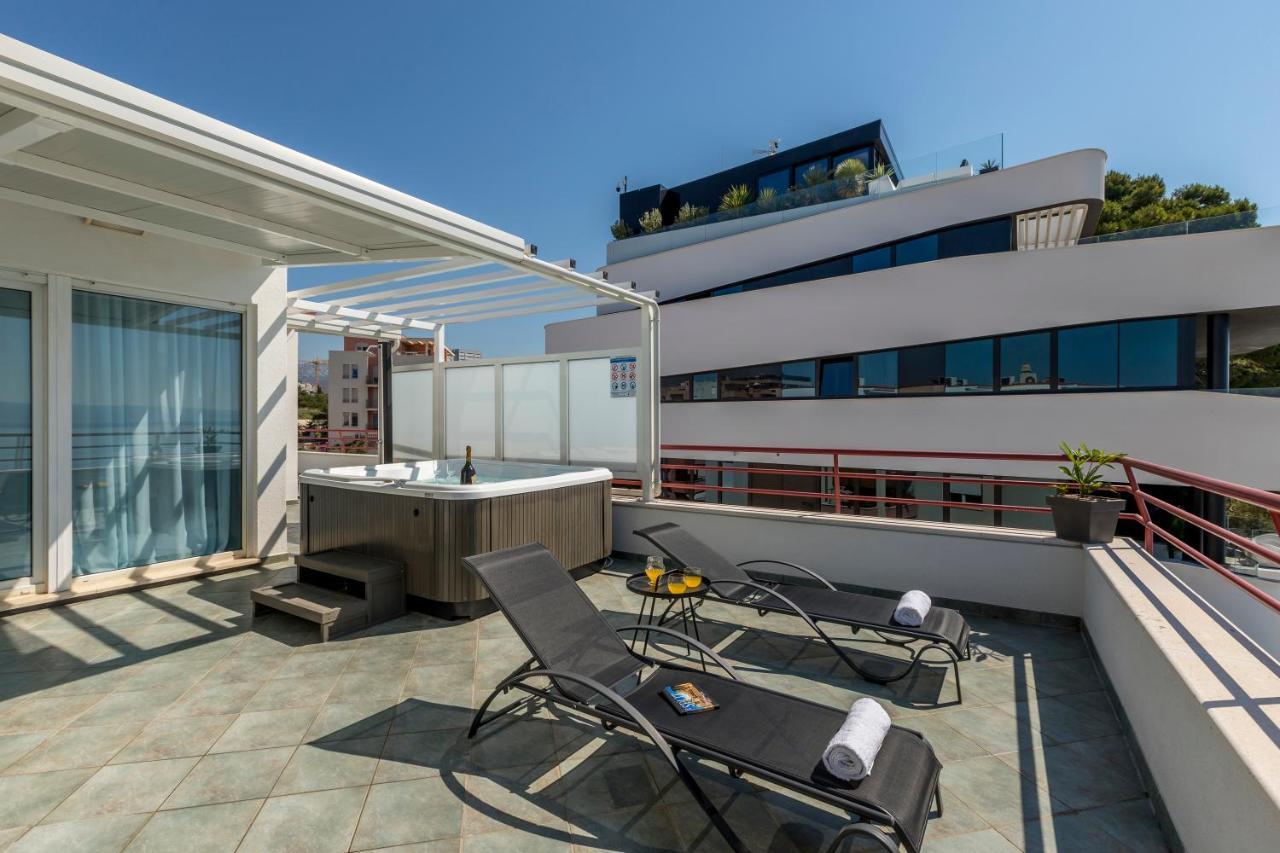 Seaside Penthouse With Hot Tub Sky Living Apartment Сплит Екстериор снимка