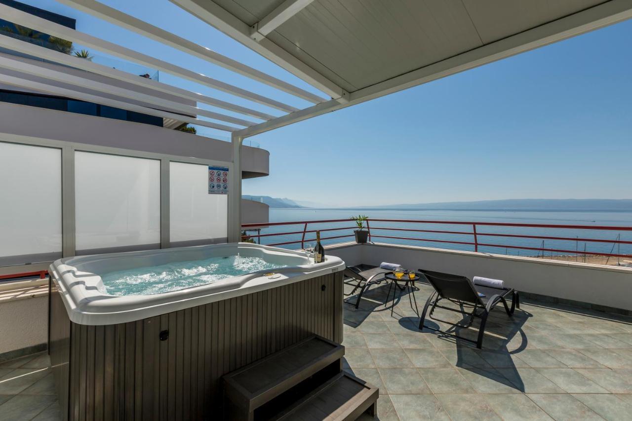 Seaside Penthouse With Hot Tub Sky Living Apartment Сплит Екстериор снимка