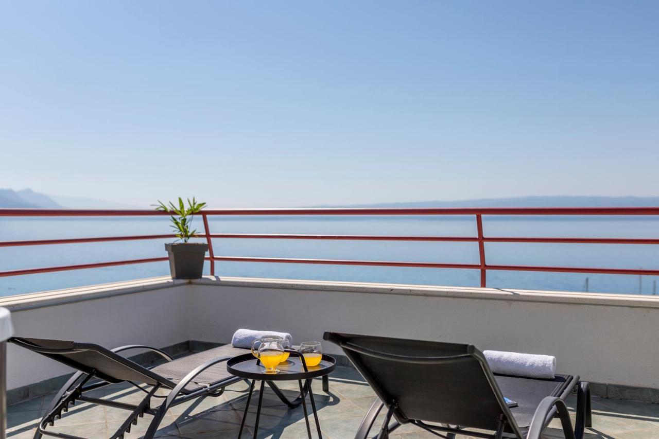 Seaside Penthouse With Hot Tub Sky Living Apartment Сплит Екстериор снимка